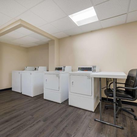 Best Western Detroit Livonia Eksteriør billede