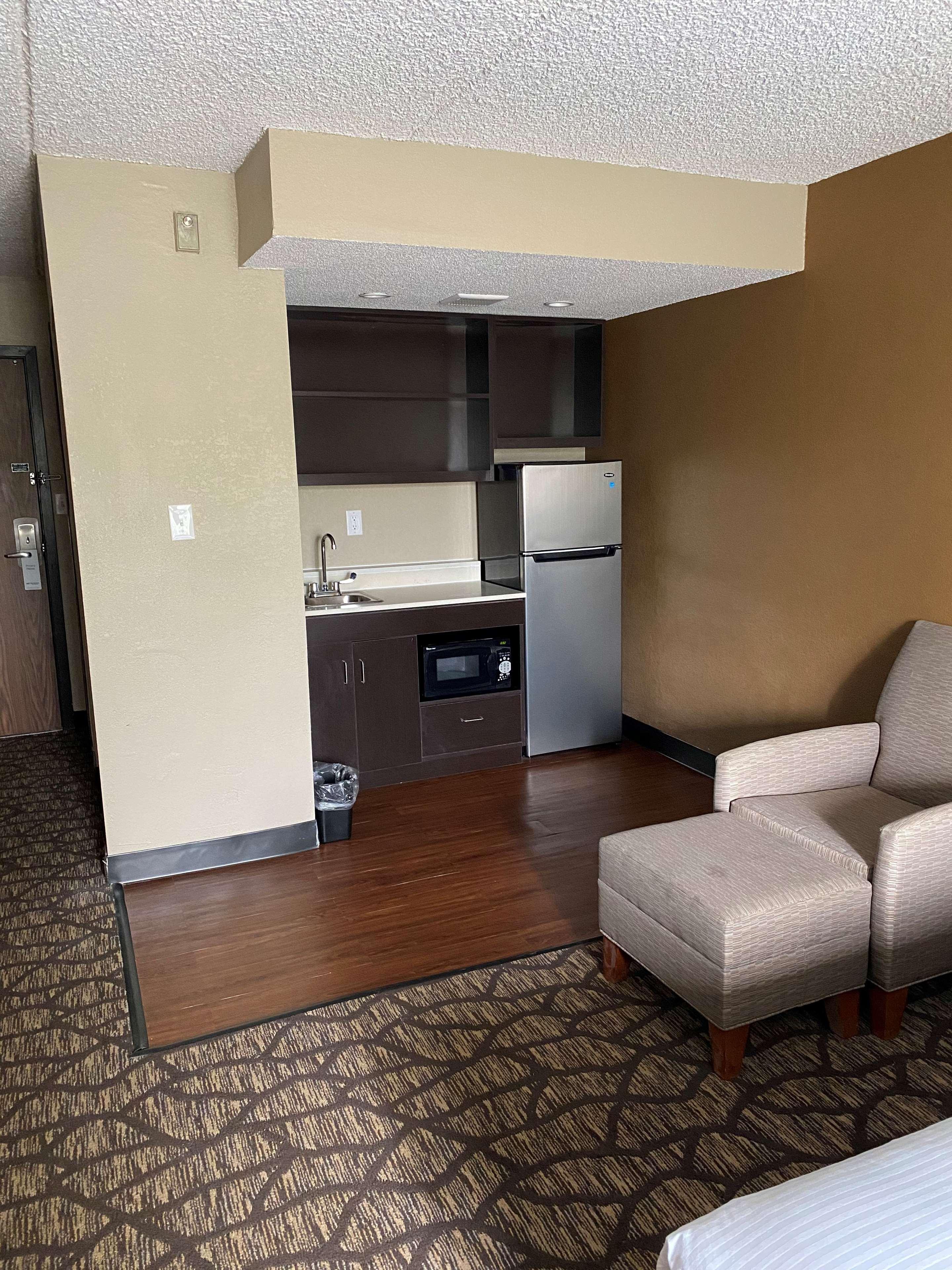 Best Western Detroit Livonia Eksteriør billede