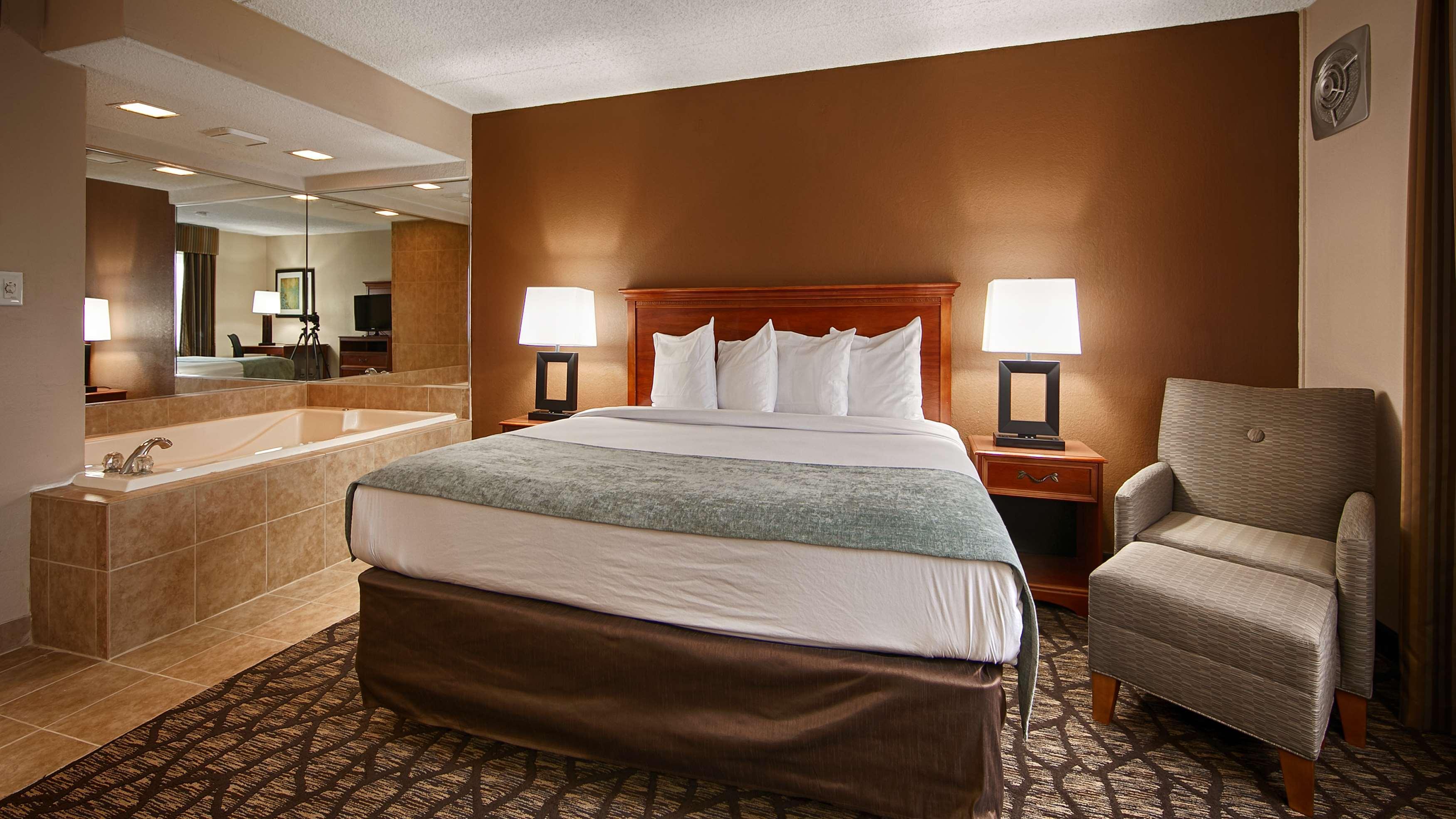 Best Western Detroit Livonia Eksteriør billede