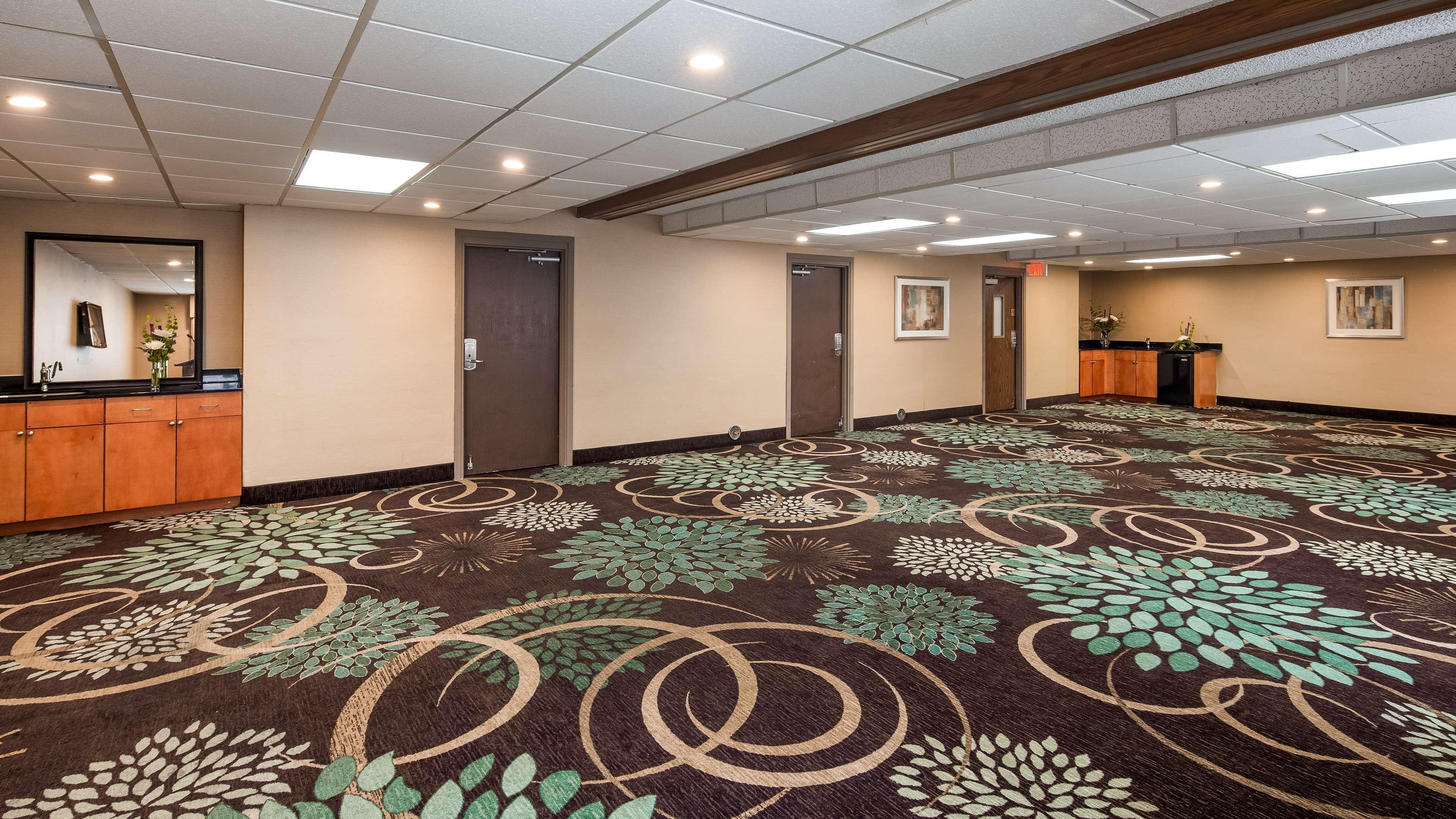 Best Western Detroit Livonia Eksteriør billede