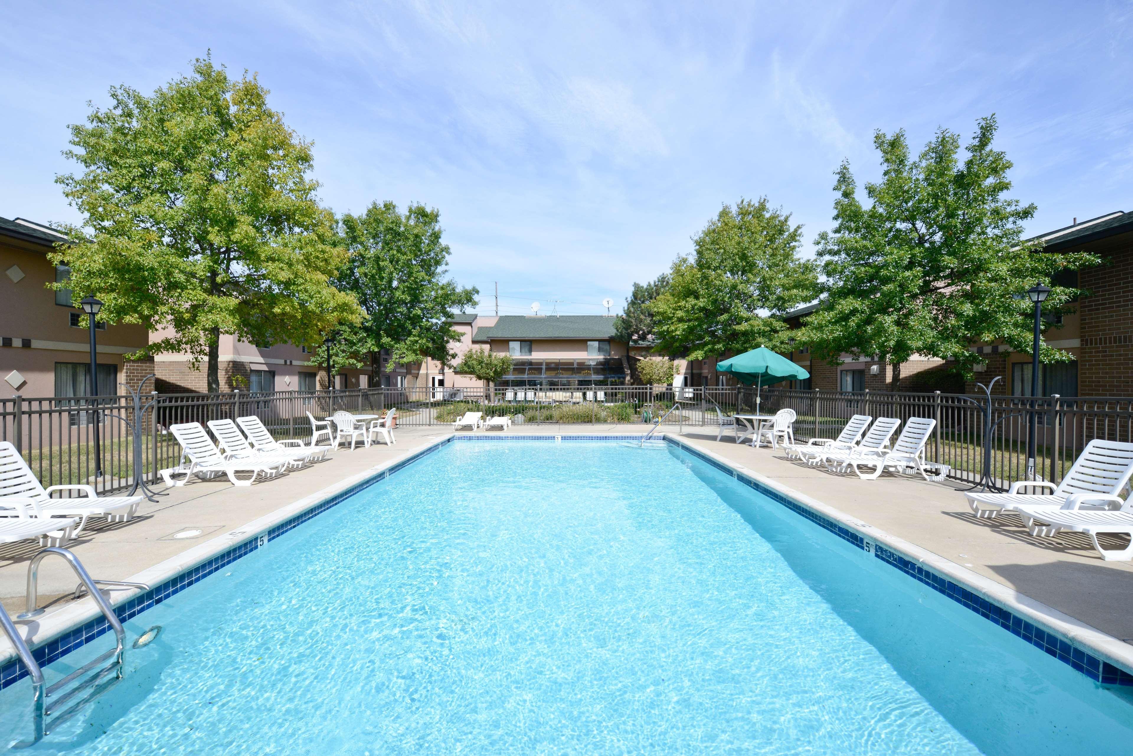 Best Western Detroit Livonia Eksteriør billede