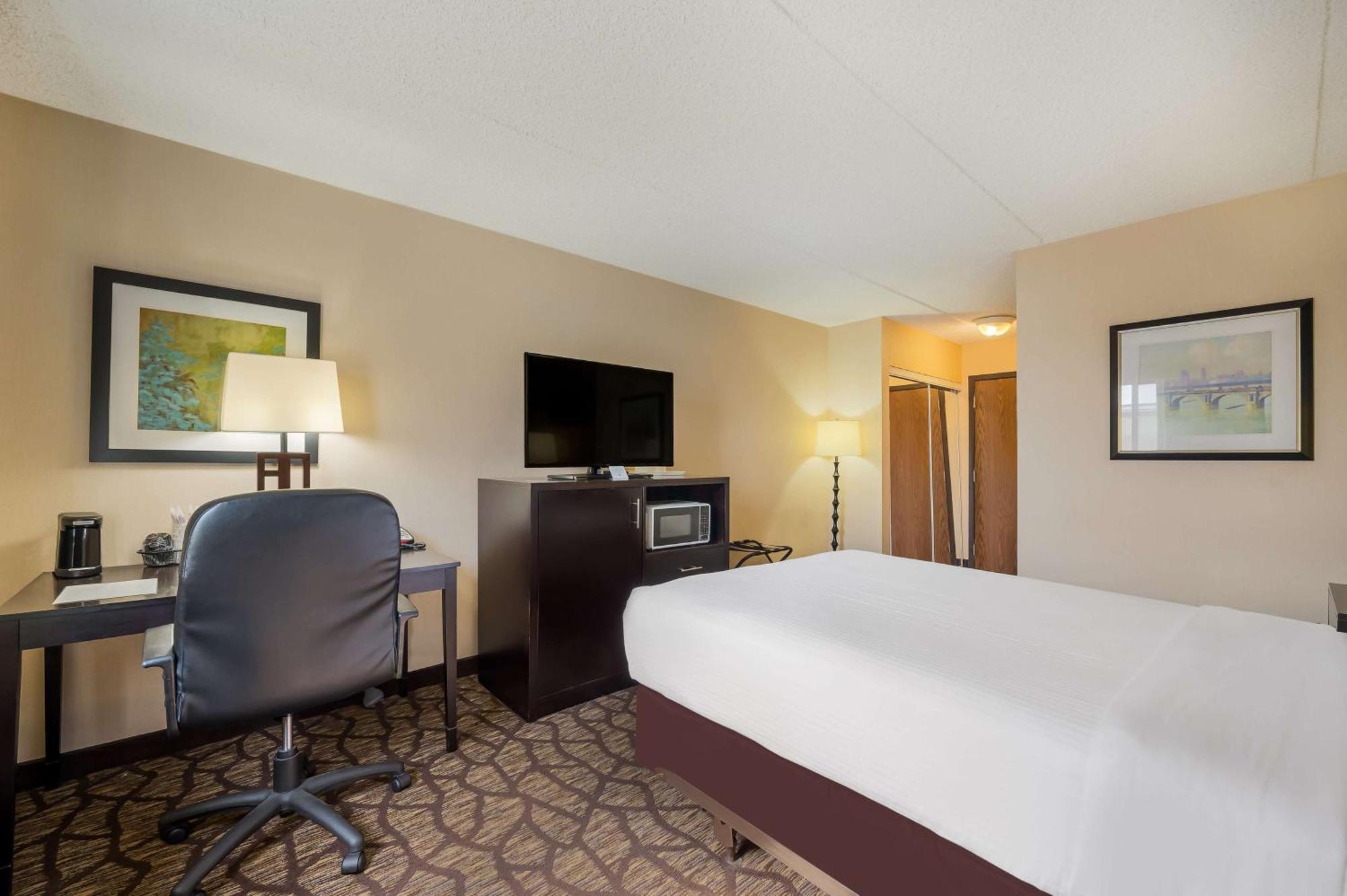 Best Western Detroit Livonia Eksteriør billede