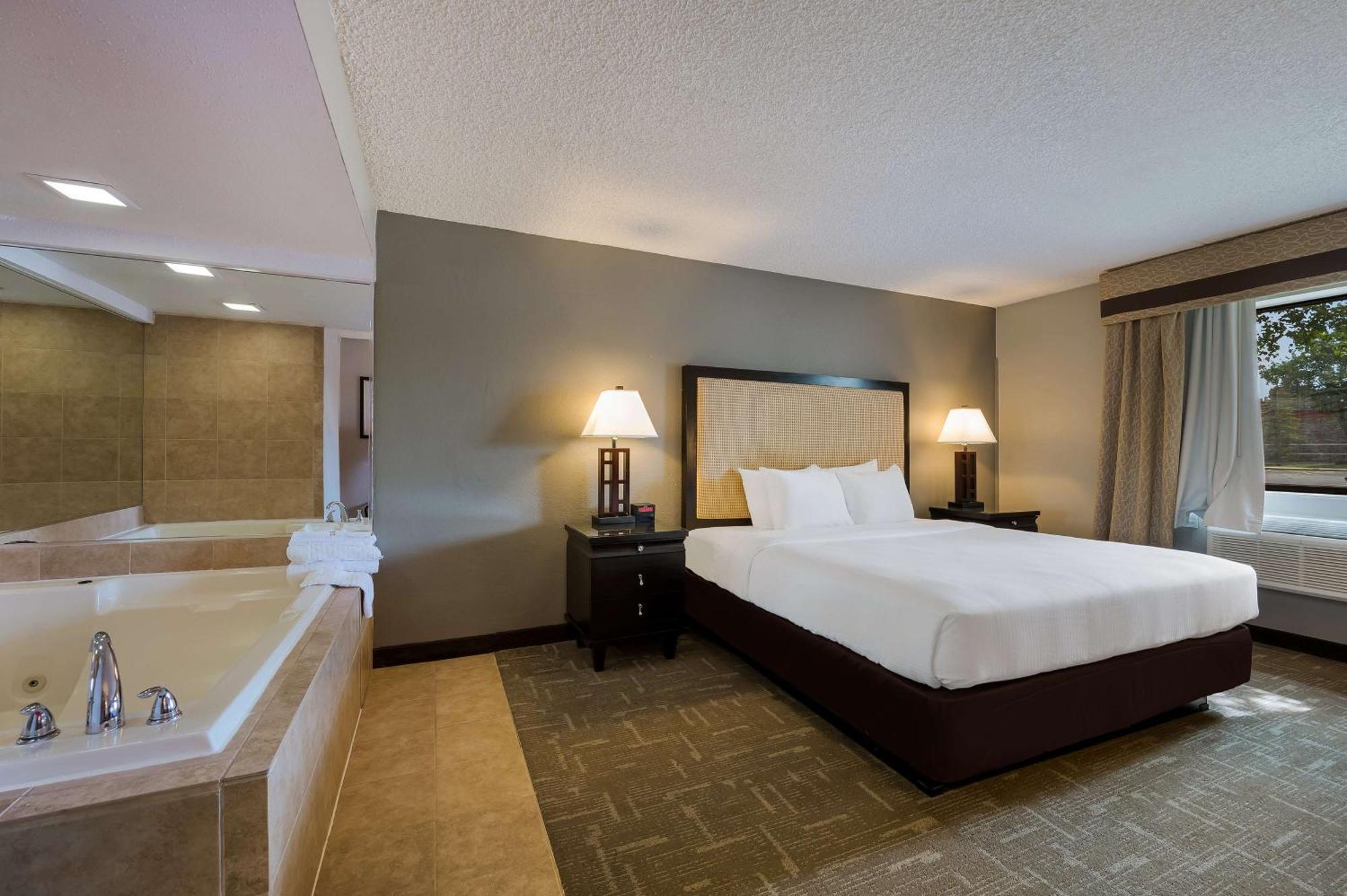 Best Western Detroit Livonia Eksteriør billede