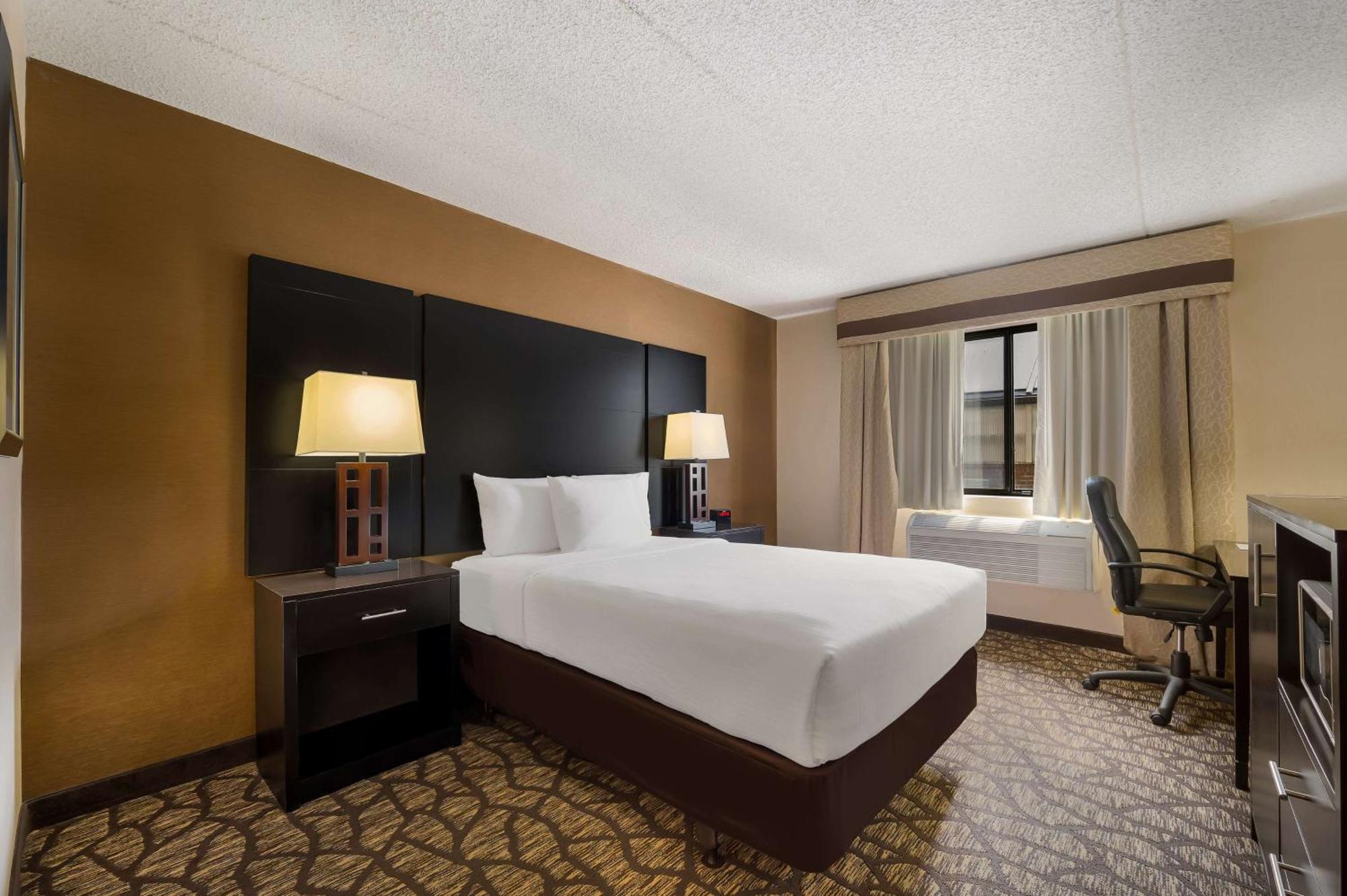 Best Western Detroit Livonia Eksteriør billede