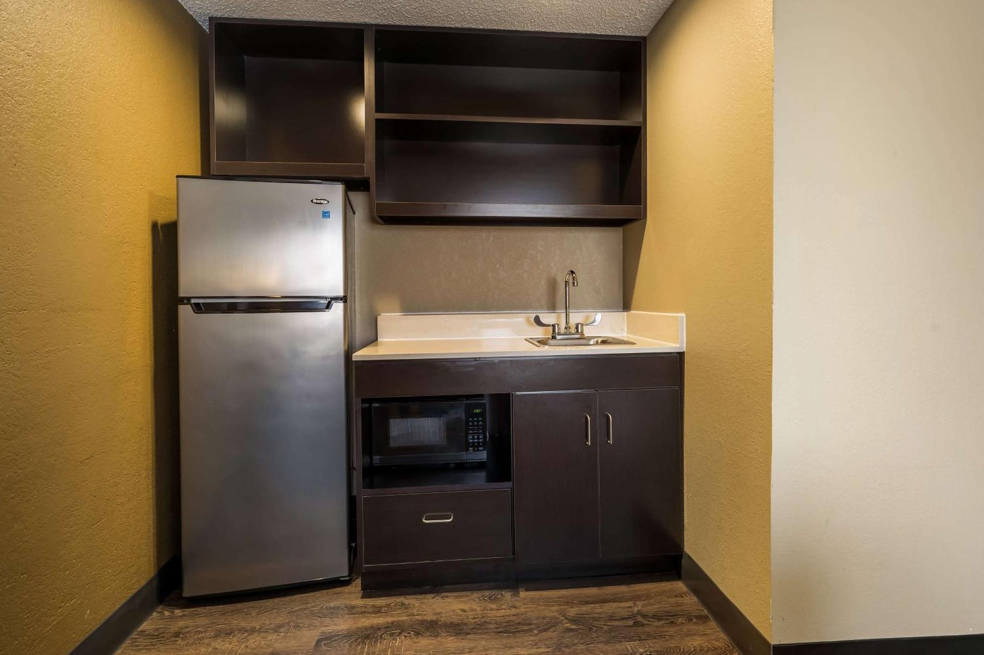 Best Western Detroit Livonia Eksteriør billede
