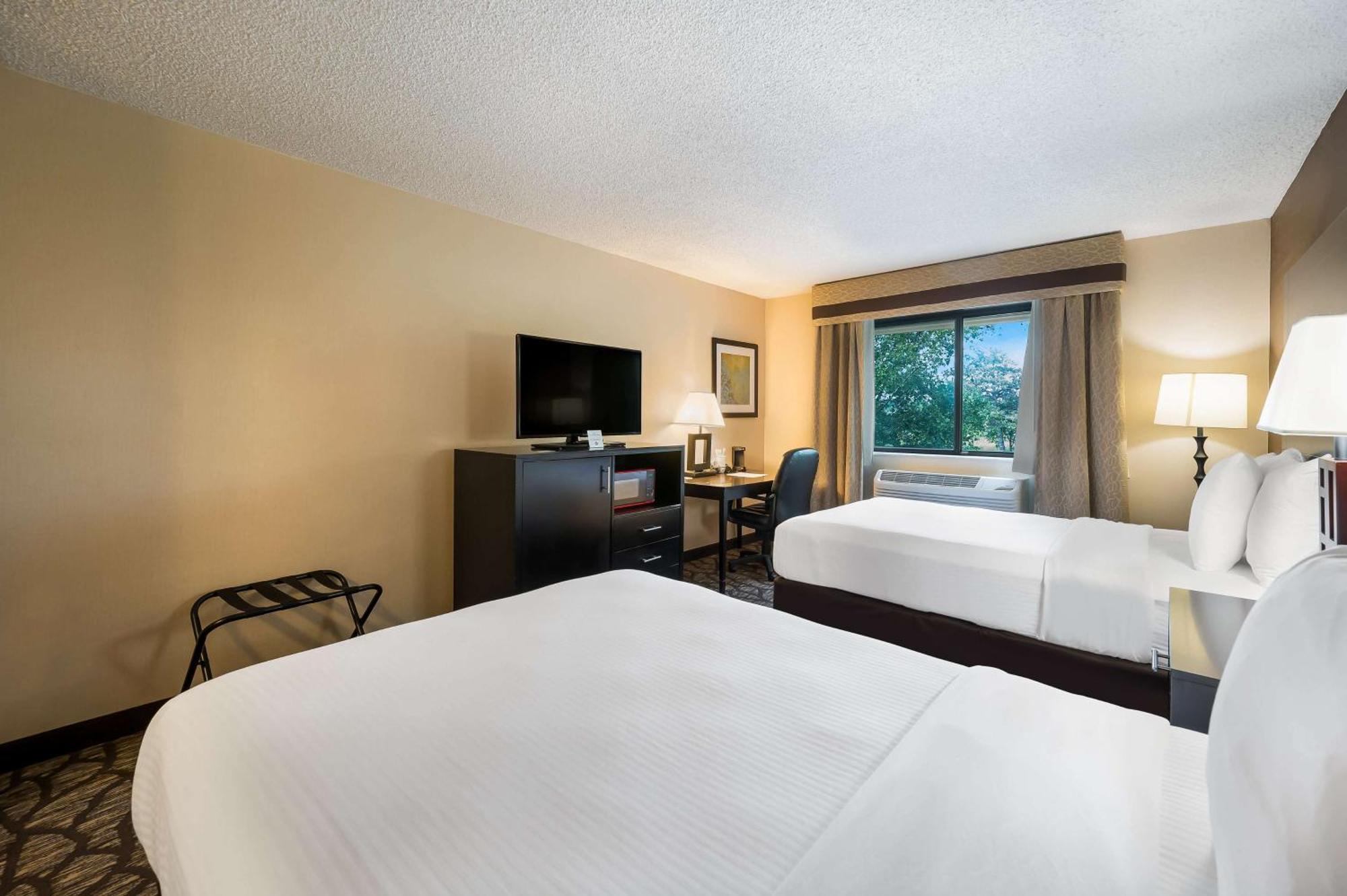 Best Western Detroit Livonia Eksteriør billede
