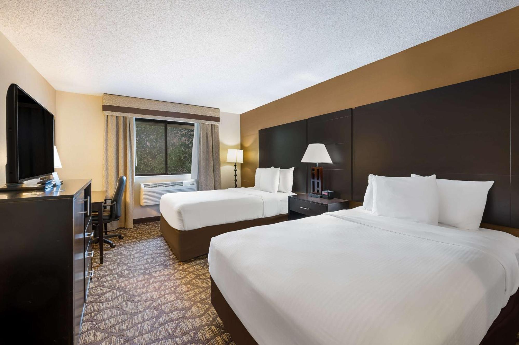 Best Western Detroit Livonia Eksteriør billede