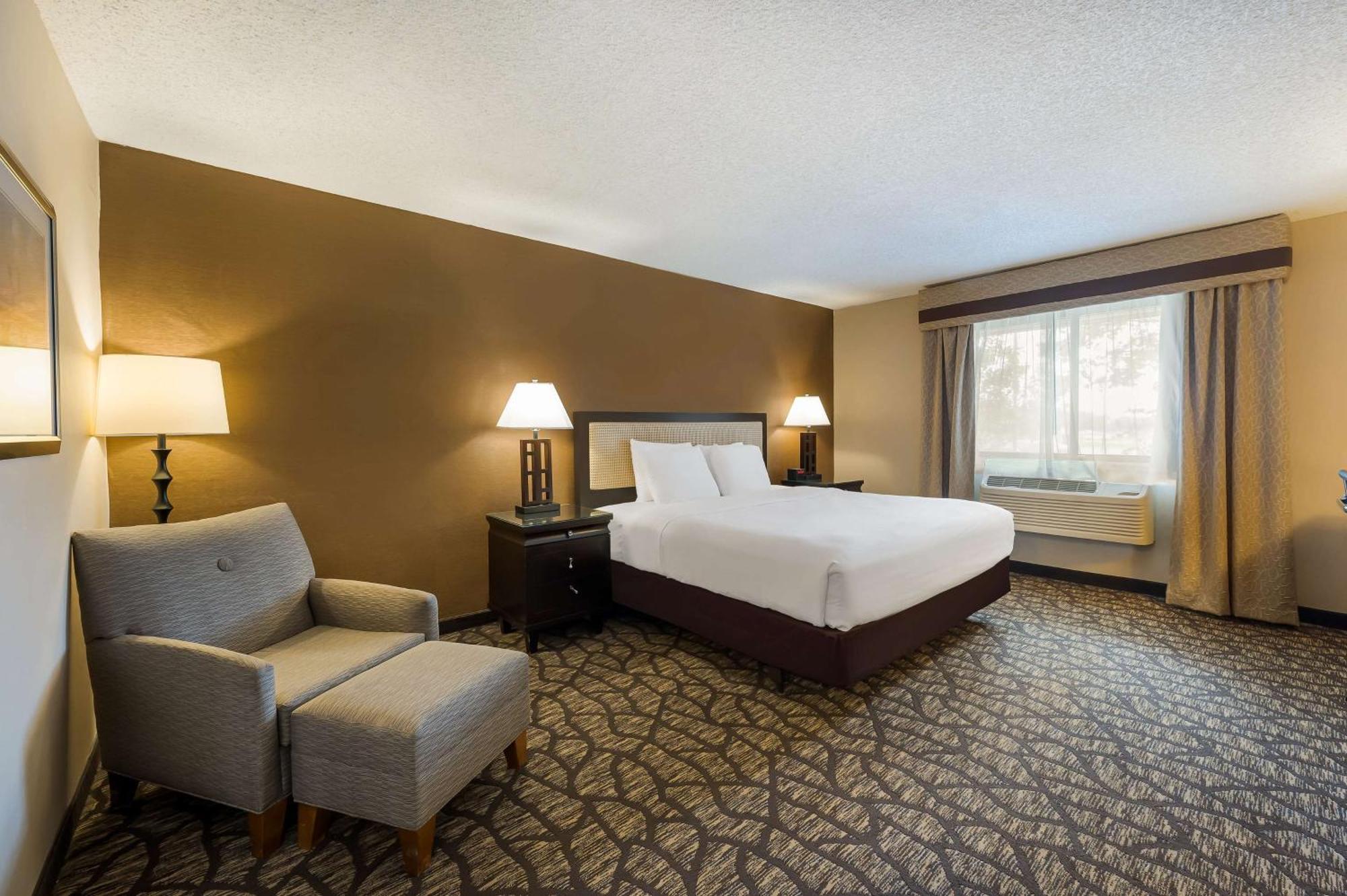 Best Western Detroit Livonia Eksteriør billede