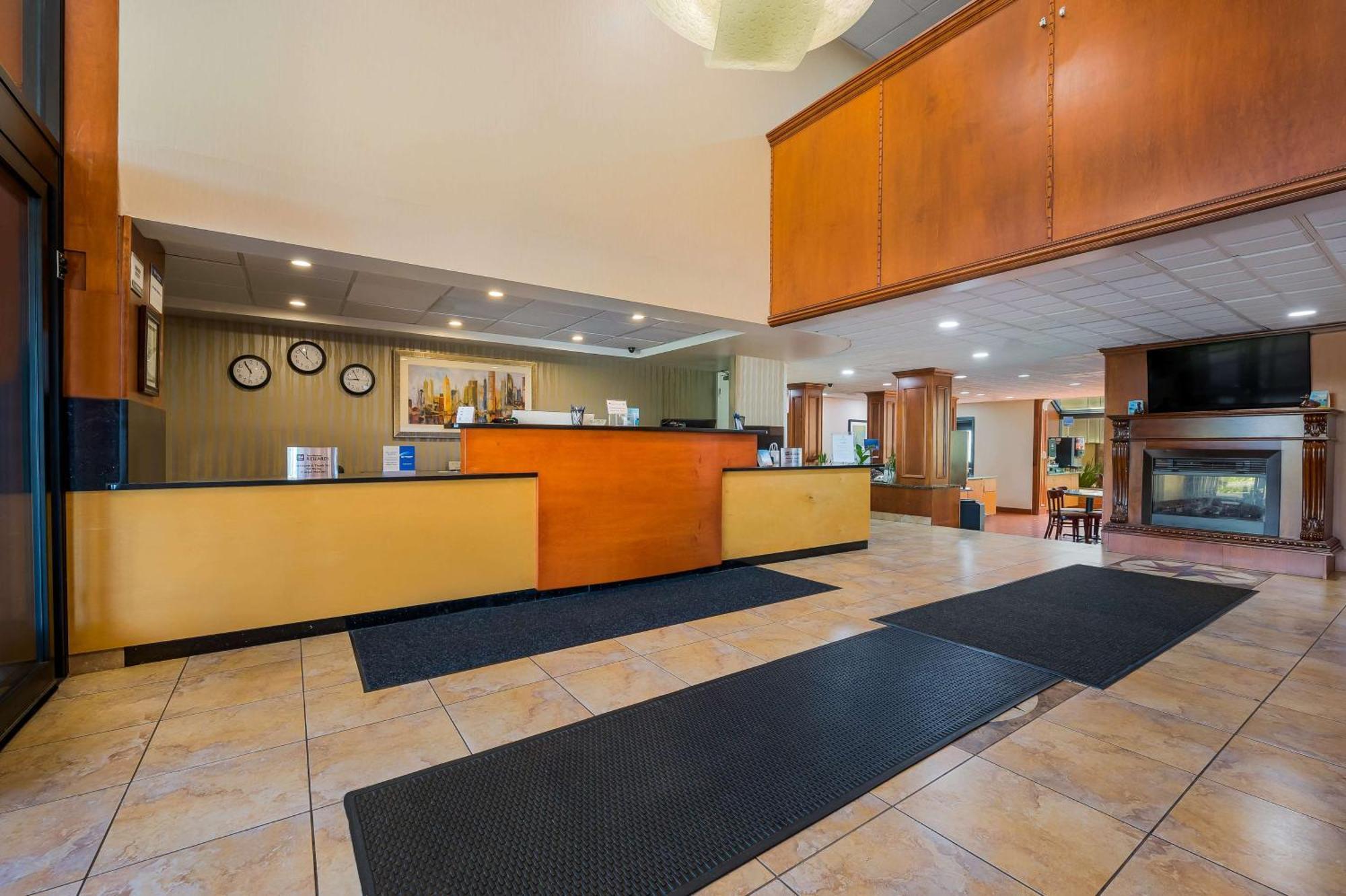 Best Western Detroit Livonia Eksteriør billede
