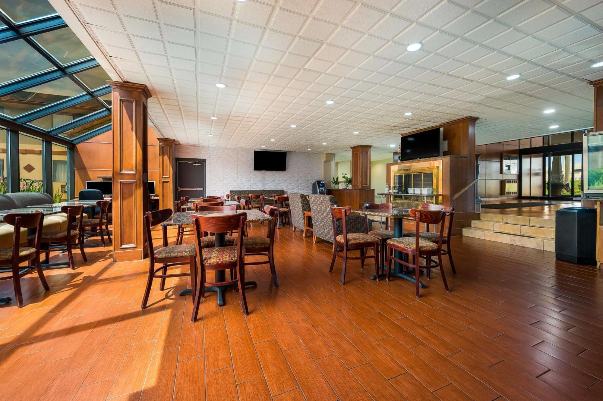 Best Western Detroit Livonia Eksteriør billede