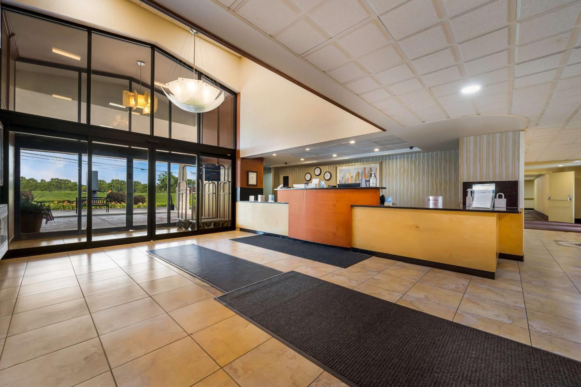 Best Western Detroit Livonia Eksteriør billede