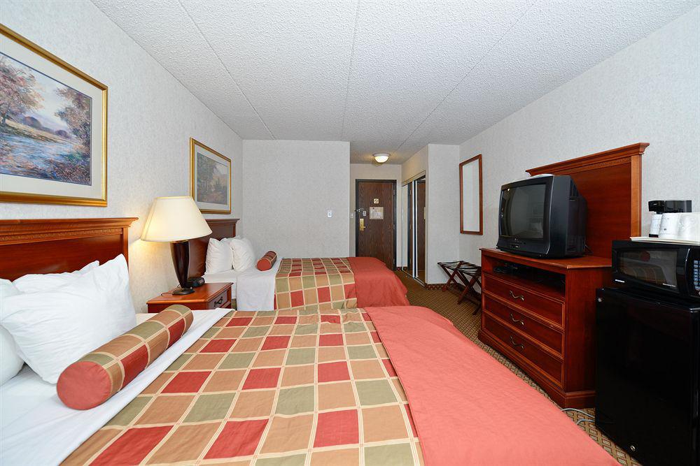 Best Western Detroit Livonia Eksteriør billede